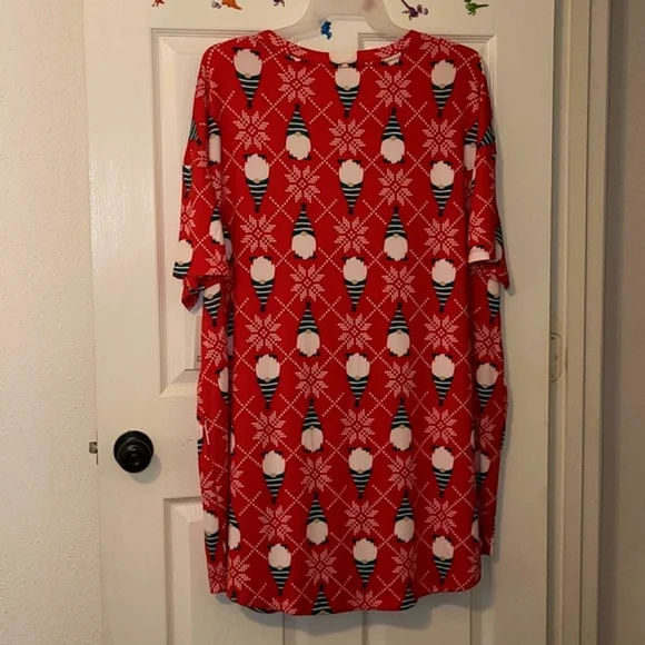 NWT Christmas Gnomes Comfy with Pockets Graphic Print Soft Sleepshirt  Size 3X - Picture 2 of 11